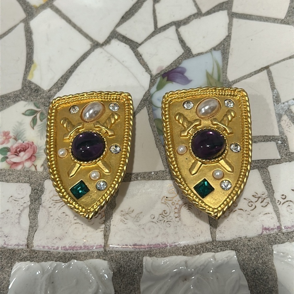 PARK LANE Heraldic Royal Shield Earrings Purple Cabs and Faux Pearls clip on